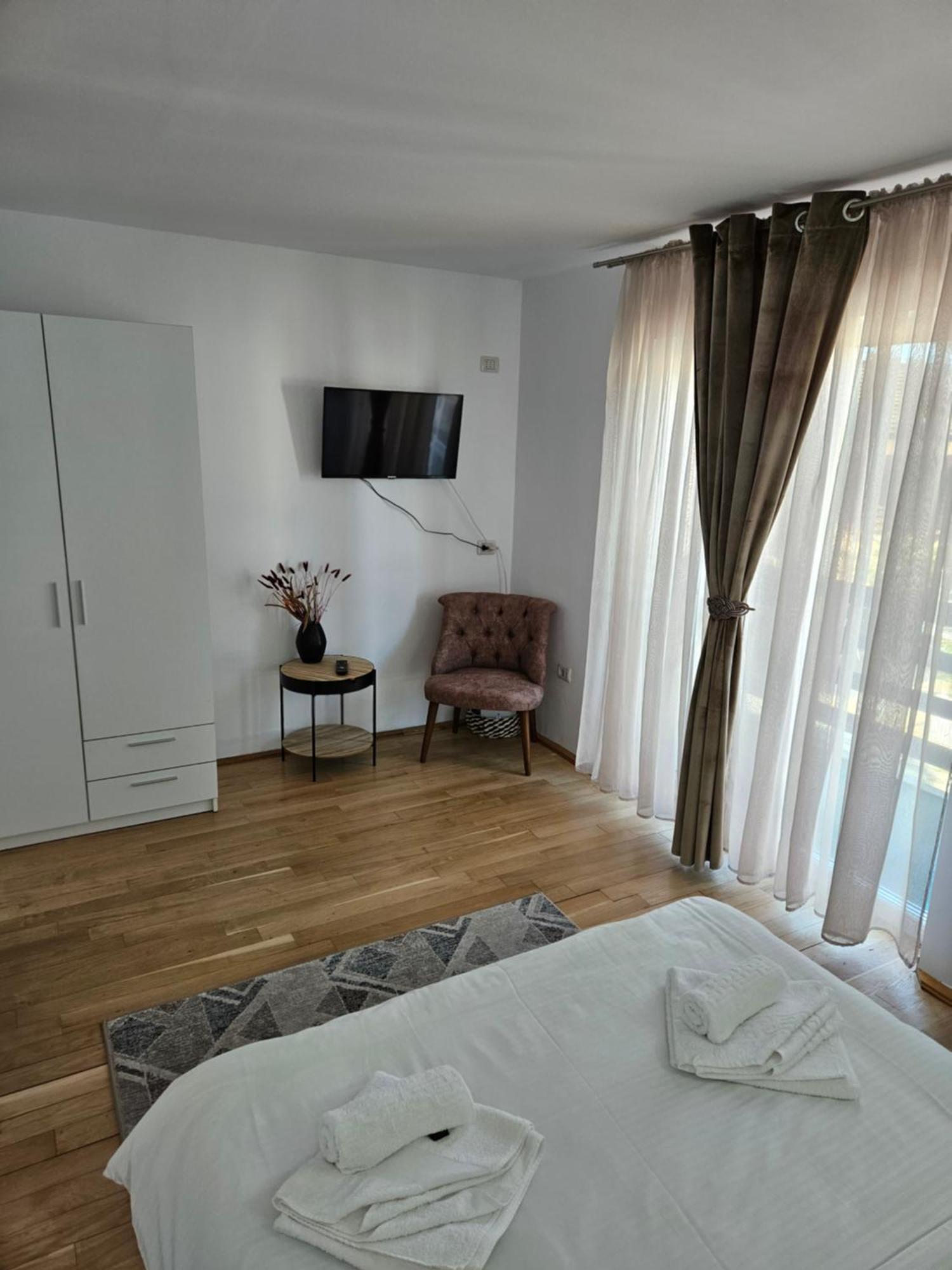 Casa Gabrielle Villa Călimăneşti Exteriör bild